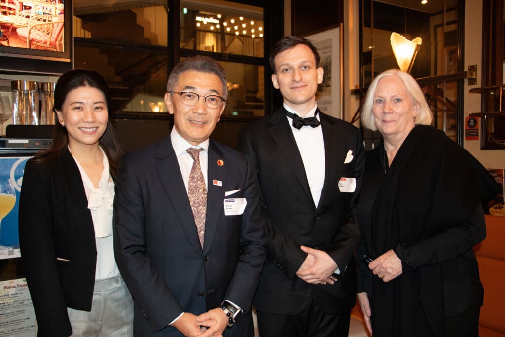 ACCJ Leaders of the Yearの関係者とRyan Watson